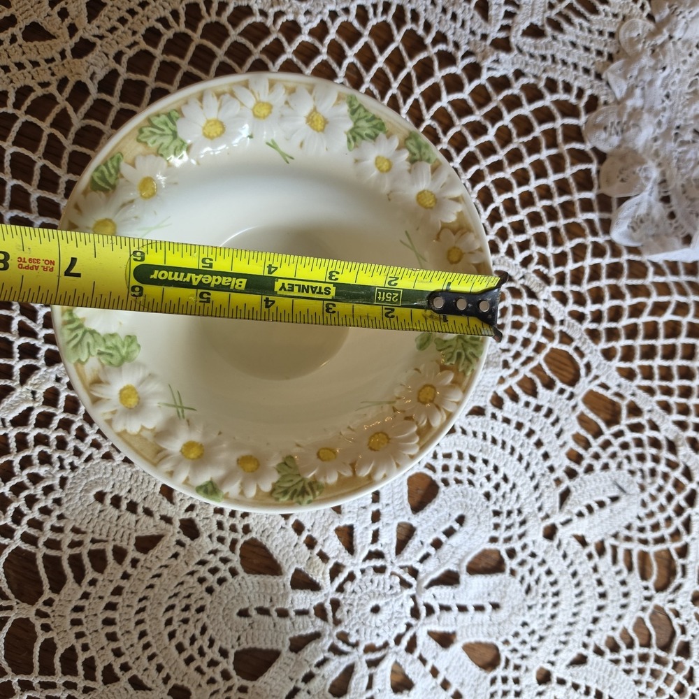 Vintage Metlox PoppyTrail Sculptured Daisy Set Of 2 Rimmed 7" Soup Cereal Bowls - Picture 4 of 4